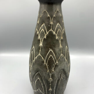 Vase art déco en étain pur signé LAVEUR vintage ancien étain repoussé art déco