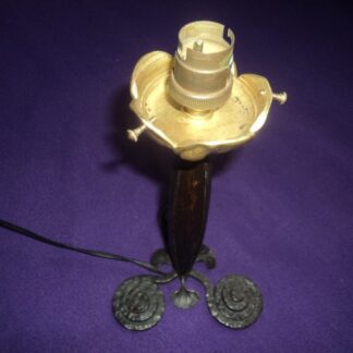 Ancien pied de lampe art deco fer forgé décor feuilles de Nénuphar Art Nouveau.
