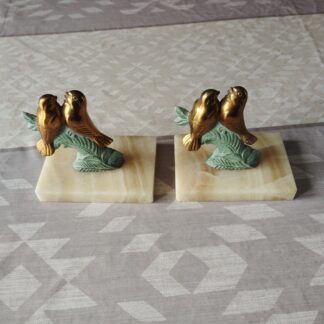 JOLIE PAIRE DE SERRE LIVRE DEUX OISEAUX EN RÉGULE ART DÉCO SOCLE EN MARBRE