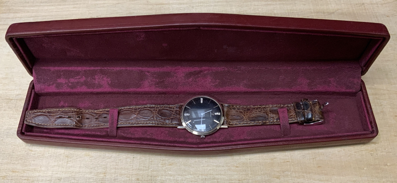 Oméga - Montre Mouvement Mécanique - En Or 14 Carats - Cadran Avec Diamants