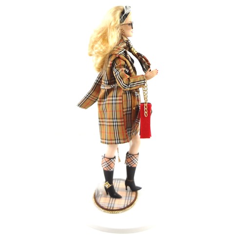 Barbie Mattel ODEL MUSE . THOMAS BURBERRY II Design . OOAK Collector Boxed NEW – Image 8