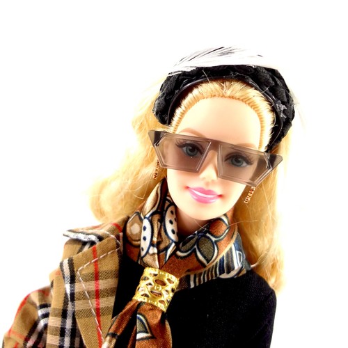 Barbie Mattel ODEL MUSE . THOMAS BURBERRY II Design . OOAK Collector Boxed NEW – Image 13