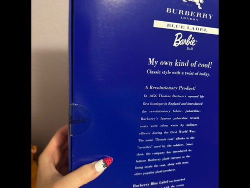 Burberry London Blue Label Barbie Doll Limited Edition Barbie Collectables 1999 – Image 3