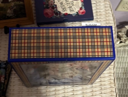 Burberry London Blue Label Barbie Doll Limited Edition Barbie Collectables 1999 – Image 4