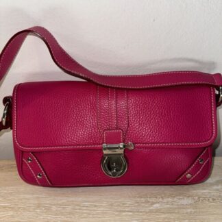 Vintage Burberry Shoulder bag from the 2000s in Barbie pink !