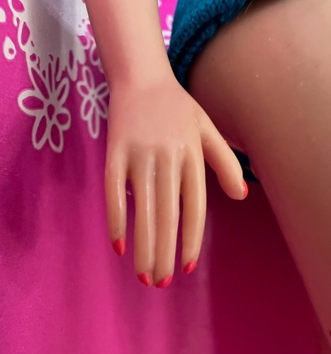 1965 Vintage Brunette Bendable Leg Barbie Doll with Original Box #1070 – Image 5