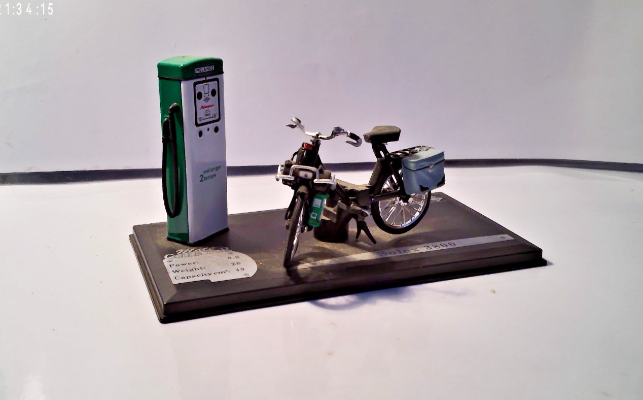 Mobylette 1/18 - Solido - Diorama Solex 3800 ( sans vitrine )