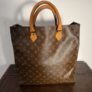 Louis Vuitton Vintage Monogram Sac Plat