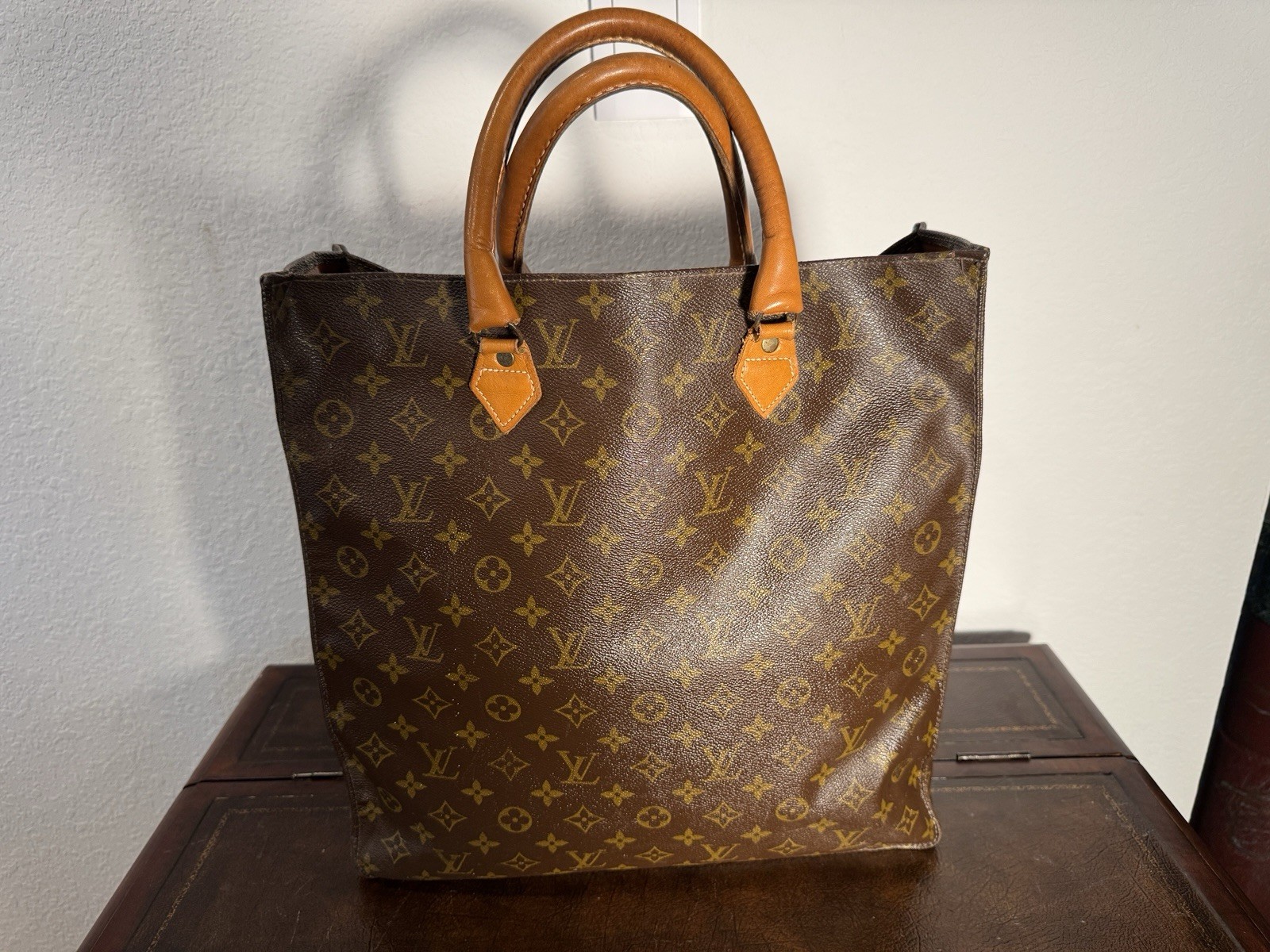 Louis Vuitton Vintage Monogram Sac Plat