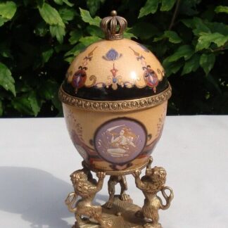 Centre de table Urne Lion Style Art Deco Style Art Nouveau Porcelaine