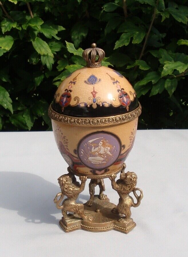 Centre de table Urne Lion Style Art Deco Style Art Nouveau Porcelaine