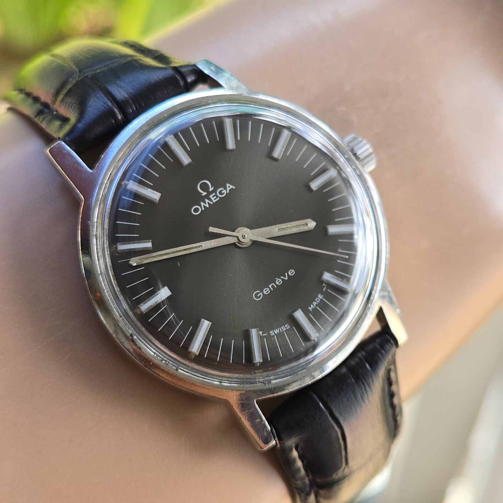 Vintage OMEGA Geneve men's manual wind watch 135.070 cal.601 Black dial 1970