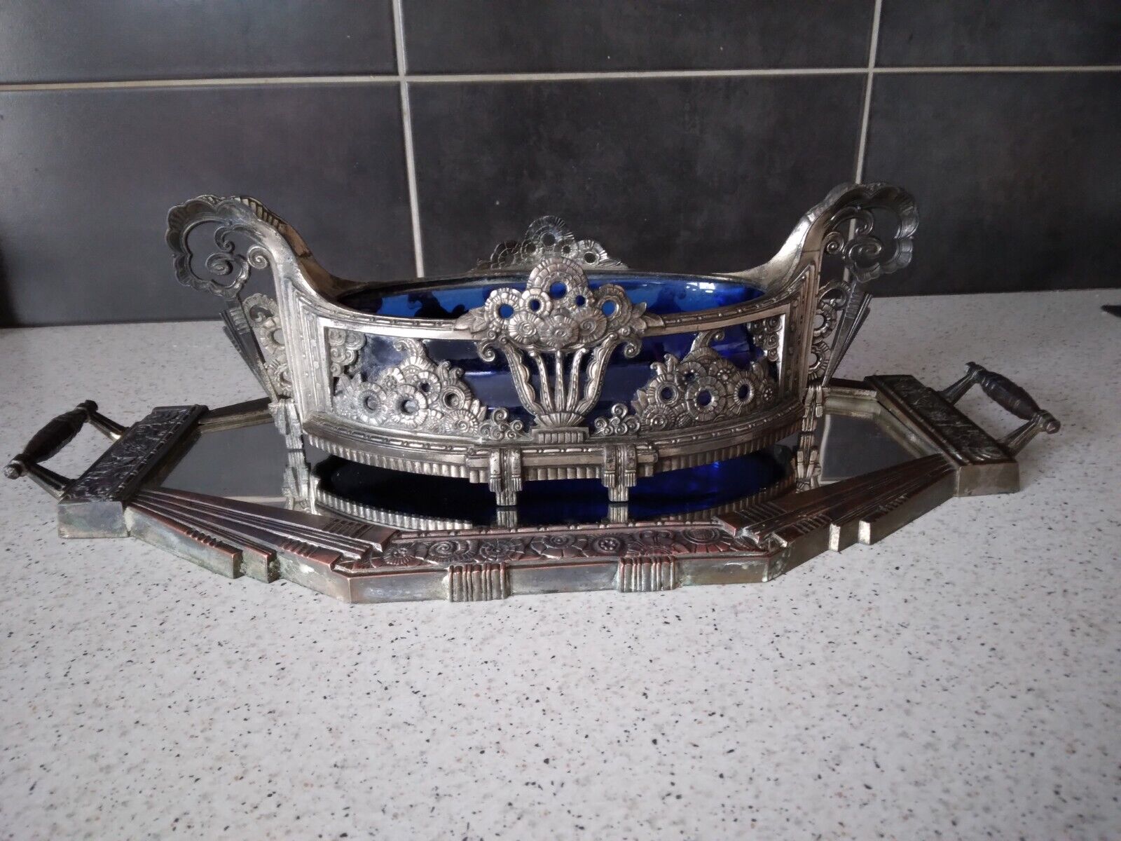 centre de table coupe art déco métal et verre bleu XXEME