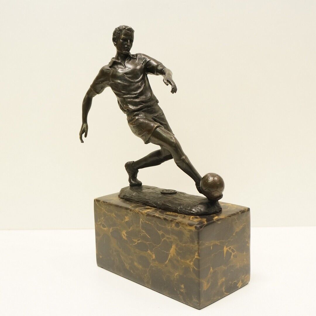Statue Sculpture Football Style Art Deco Style Art Nouveau Bronze massif Signe
